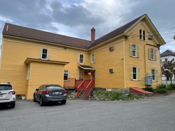 82 Main St, Bridgton, ME 04009